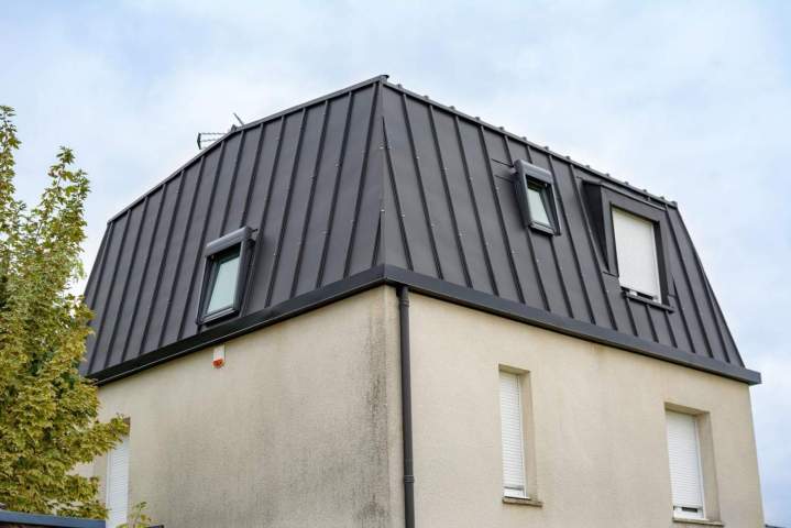 Toiture en zinc avec fenêtres de toit Nancy