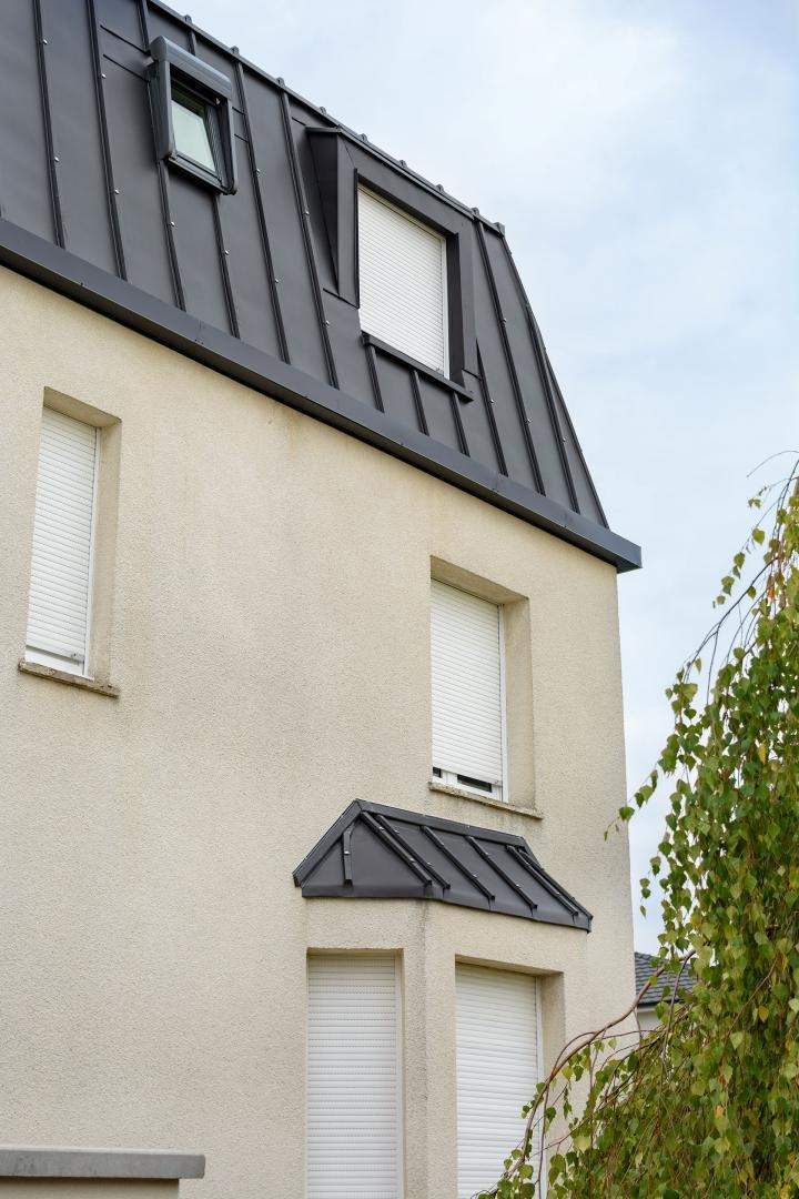 Partie façade et toiture en parfait état maison contemporaine Nancy